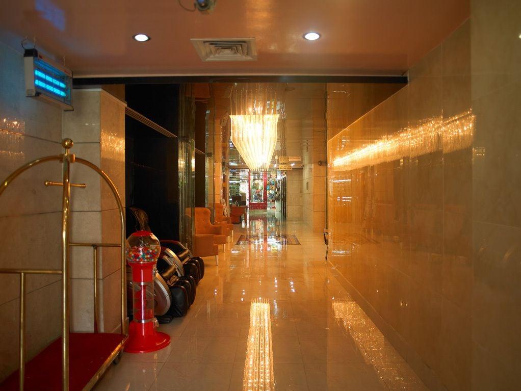 Phoenicia Grand Hotel Дубай Екстериор снимка