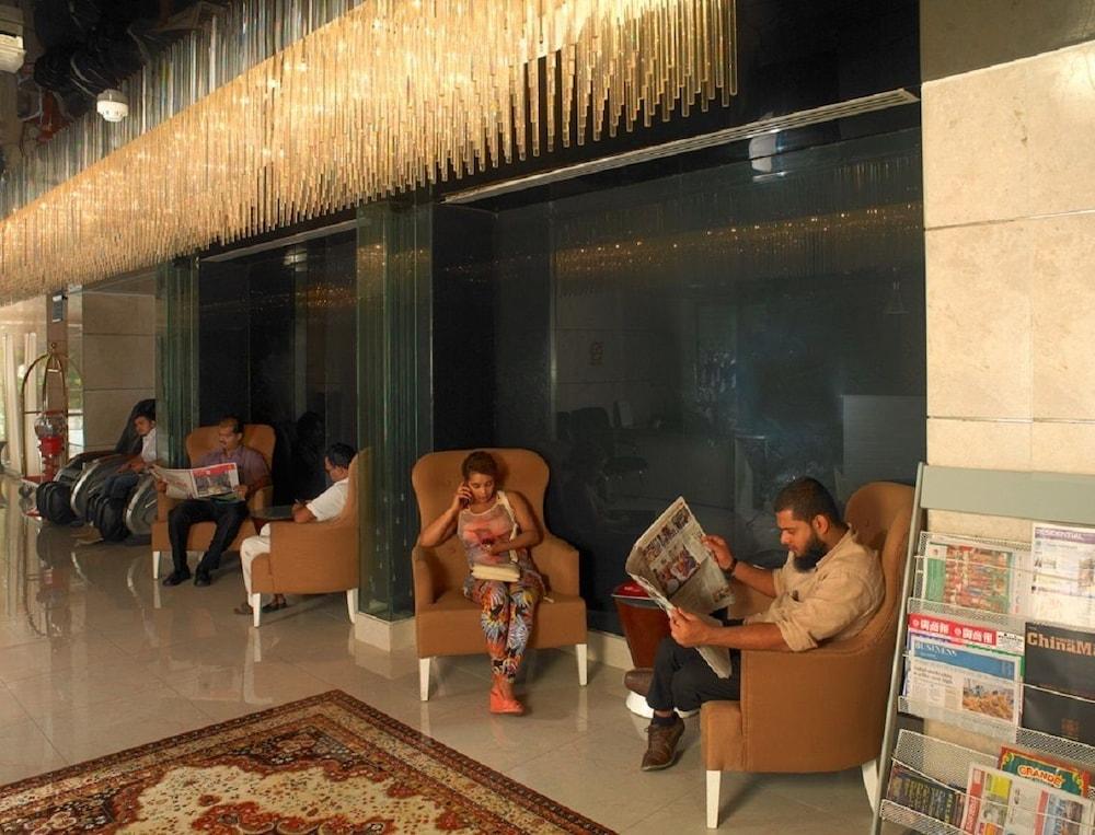 Phoenicia Grand Hotel Дубай Екстериор снимка