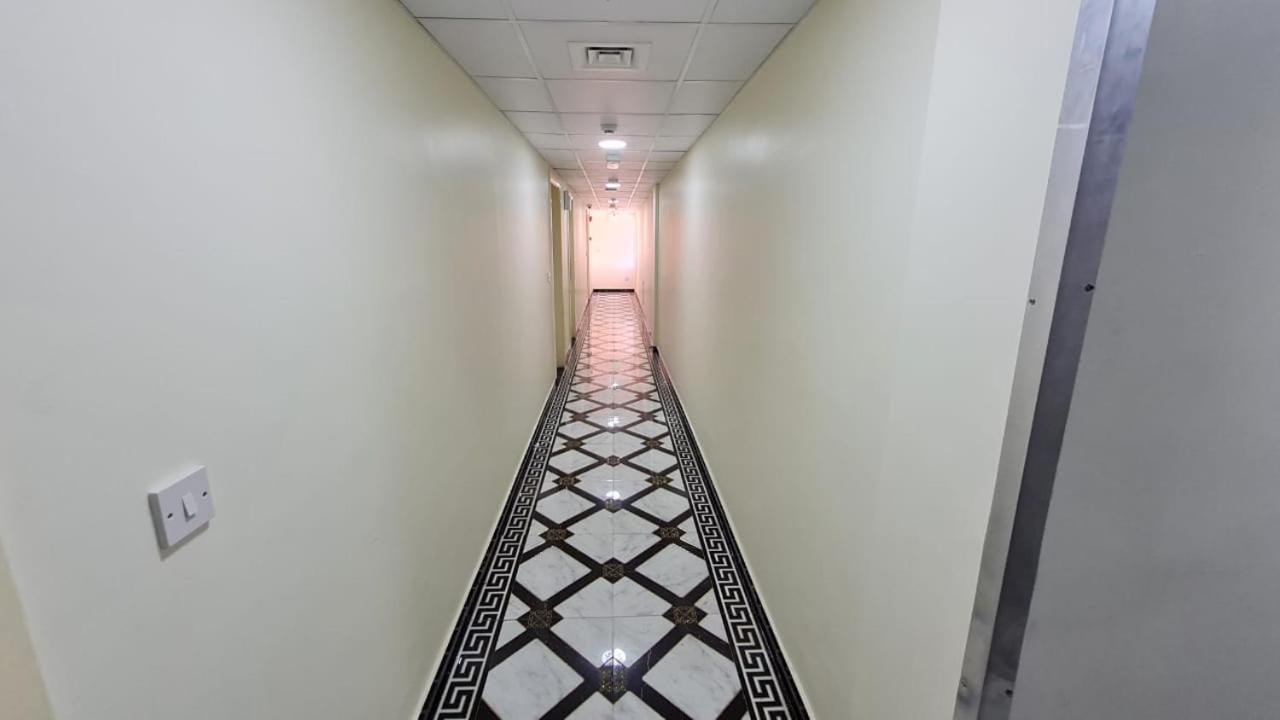 Phoenicia Grand Hotel Дубай Екстериор снимка
