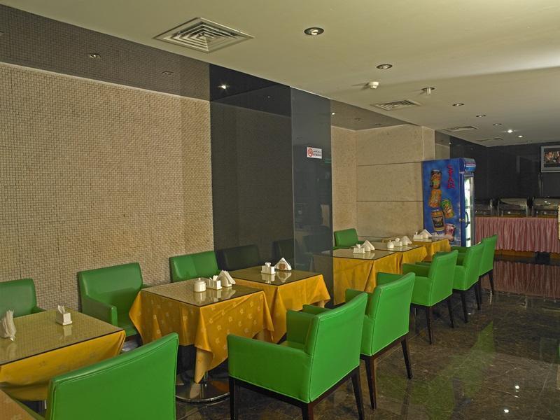 Phoenicia Grand Hotel Дубай Екстериор снимка