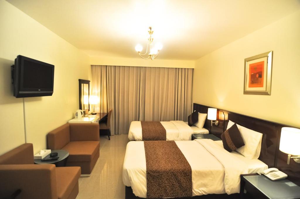 Phoenicia Grand Hotel Дубай Екстериор снимка