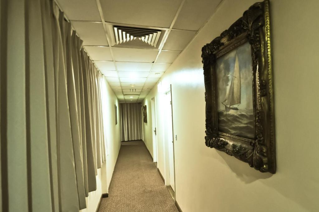 Phoenicia Grand Hotel Дубай Екстериор снимка