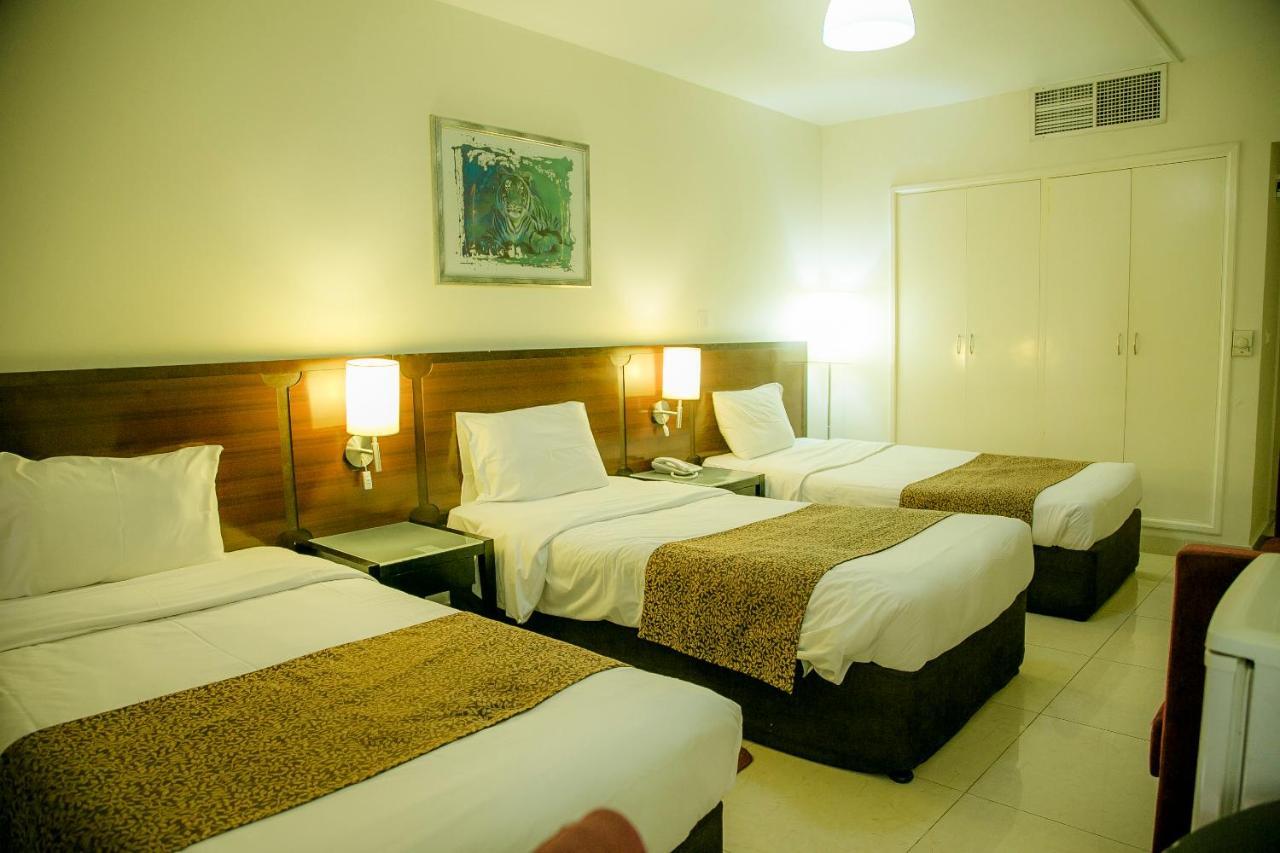 Phoenicia Grand Hotel Дубай Екстериор снимка